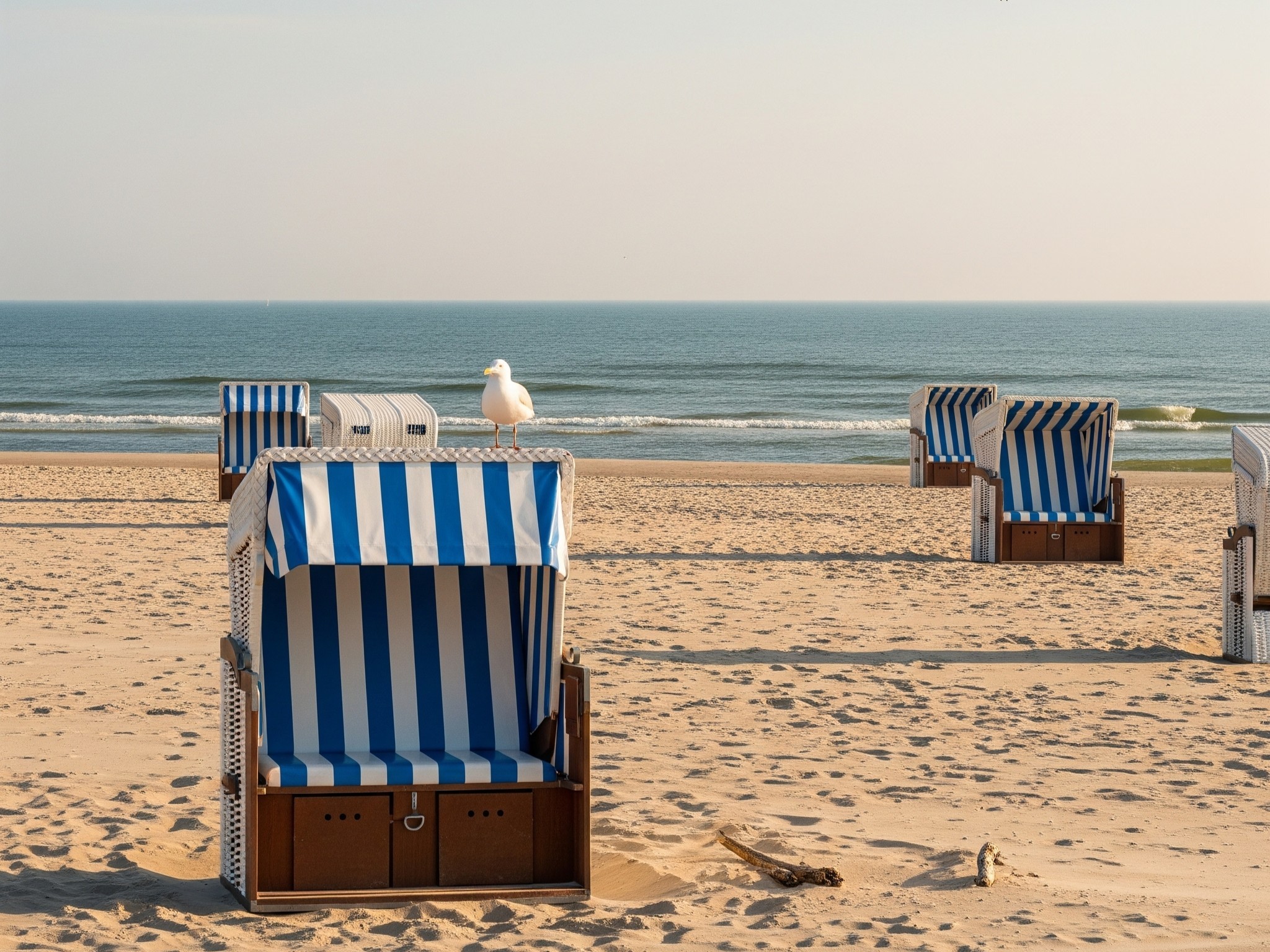 Strand und Meer auf einer ostfriesischen Insel